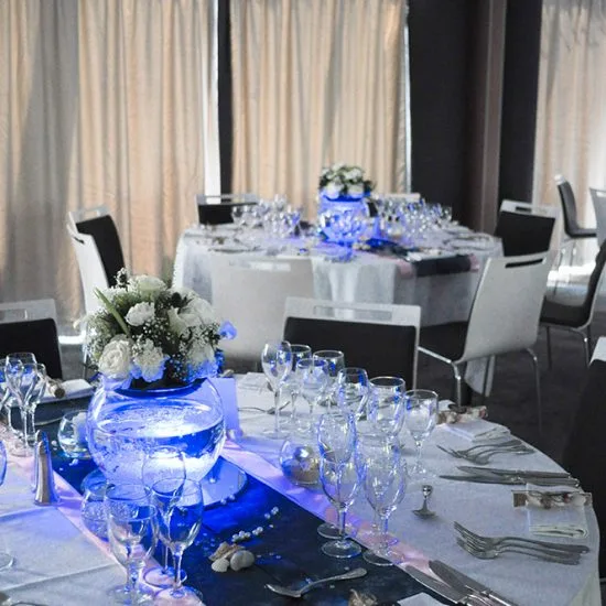 Décoration mariage navy et rose