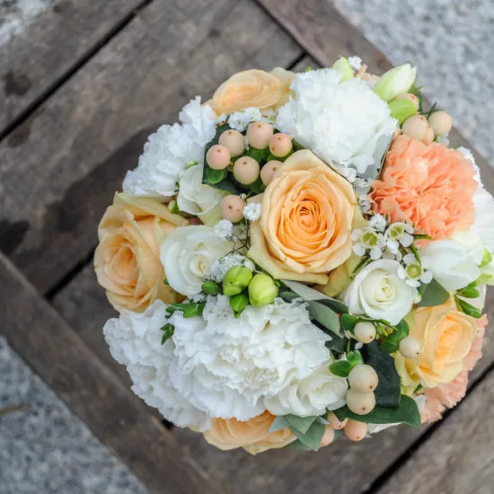 Bouquet de mariée pêche