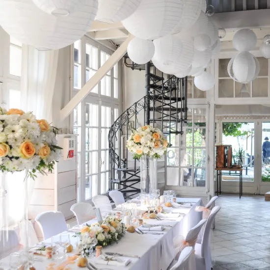 Mariage pêche et blanc