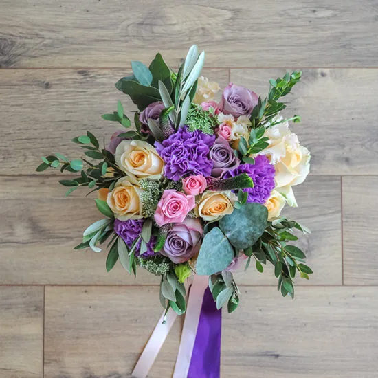 Bouquet pêche et violet